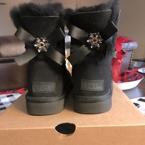 UGGS with Mini Bailey Brooch
